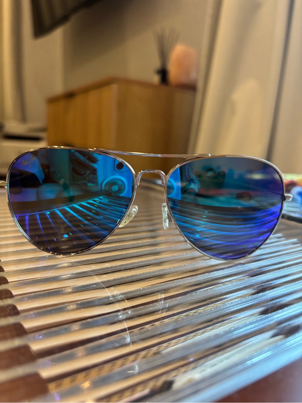 Maui Jim Aviator Sunglasses with Green-Blue Mirrored Lenses - Picture 5 of 5